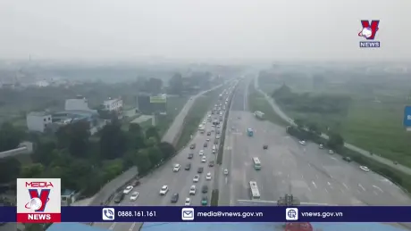 Đề nghị miễn phí đường bộ xe chở hàng cứu trợ