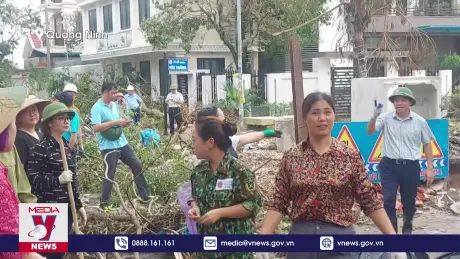Hạ Long nỗ lực dọn dẹp “chiến trường” sau bão số 3