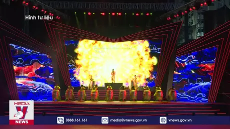 Tổ chức chương trình nghệ thuật ủng hộ đồng bào bị bão, lũ