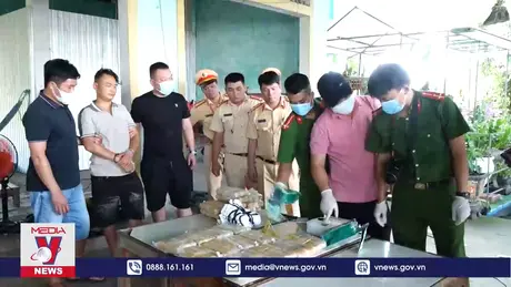 Bắt giữ 2 đối tượng vận chuyển 26 kg ma tuý tại Quảng Bình