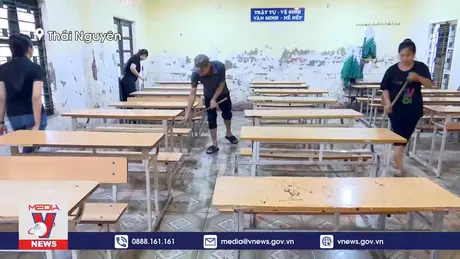 Nhiều trường ở các tỉnh 'tâm lũ' đón học sinh trở lại
