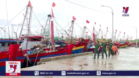 Chủ đông ứng phó với áp thấp nhiệt đới gần Biển Đông