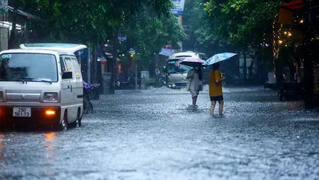 Bắc Bộ và Thủ đô Hà Nội có mưa dông, nguy cơ ngập lụt đô thị
