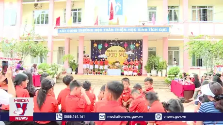 Thiếu nhi các dân tộc tỉnh Đắk Lắk vui Trung thu