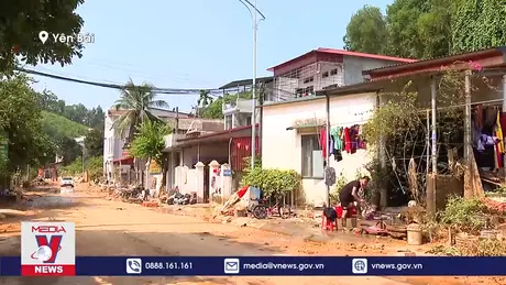Yên Bái thiếu nước sạch cho người dân sau mưa lũ