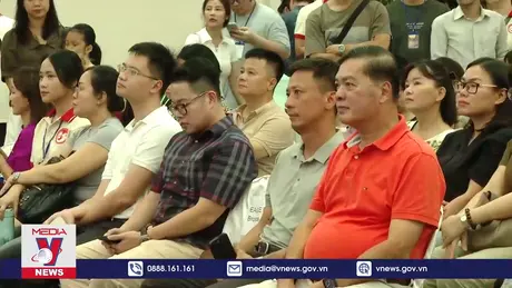 Kiều bào Singapore hướng về quê hương