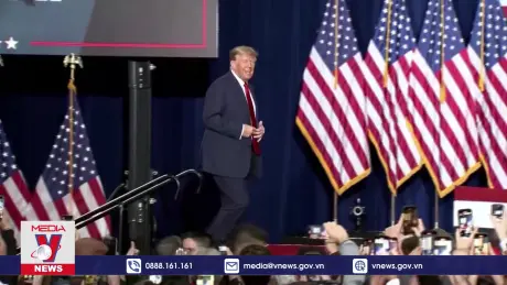 Ông Donald Trump tiếp tục vận động tranh cử