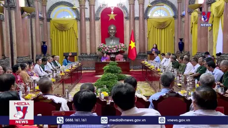 Phó Chủ tịch nước gặp mặt người có công tỉnh An Giang