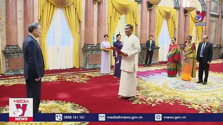 Tổng Bí thư, Chủ tịch nước tiếp đại sứ Sri Lanka trình Quốc thư