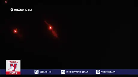 Đồn biên phòng tuyến biển bắn pháo hiệu cho tàu thuyền vào bờ