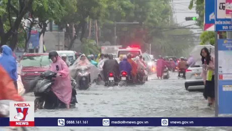 Học sinh Đà Nẵng nghỉ học để tránh mưa lớn