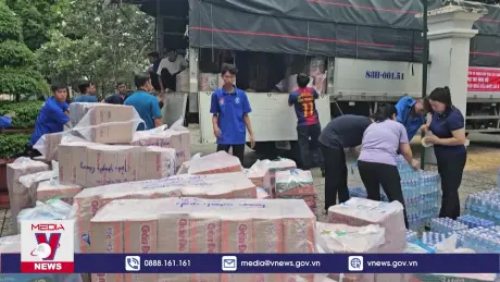 Sóc Trăng gửi 30 tấn hàng cứu trợ đồng bào bị bão lũ