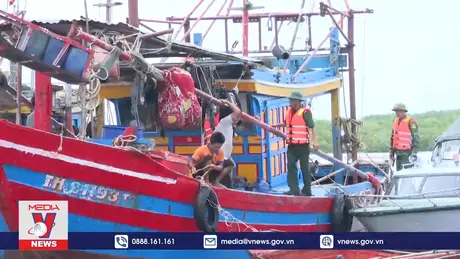 Hà Tĩnh kêu gọi tàu thuyền tránh trú an toàn