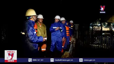 Khôi phục cấp điện cho 99% khách hàng mất điện do bão lũ