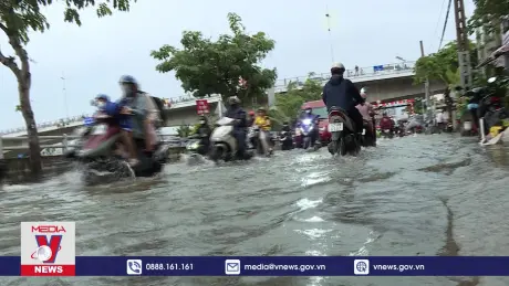 Triều cường rằm tháng 8 gây ngập nhiều nơi ở TP.HCM