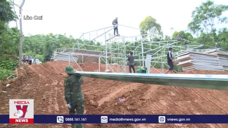 Hoàn thành 25 căn nhà tạm cho bà con trong thôn Làng Nủ vào ngày 21/9