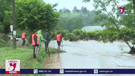 Tích cực tìm kiếm 2 người bị nước cuốn trôi tại Sơn La