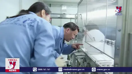 Công bố hình ảnh mẫu vật từ vùng tối Mặt Trăng