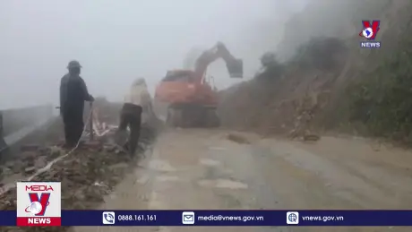 Thông tuyến QL 8A lên cửa khẩu Cầu Treo