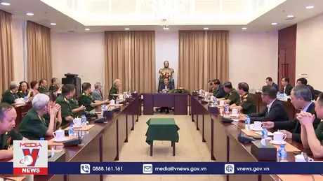 Đoàn cựu chuyên gia và quân tình nguyện Việt Nam thăm Lào