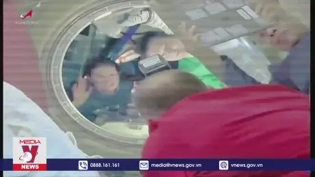 Tàu vũ trụ Nga đưa 3 phi hành gia về Trái Đất
