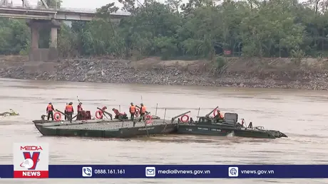 Cầu phao Phong Châu nối đôi bờ Tam Nông – Lâm Thao