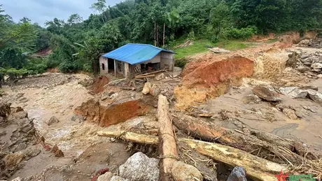 Phân luồng giao thông trên tuyến Quốc lộ 2 sau vụ sạt lở nghiêm trọng tại Hà Giang