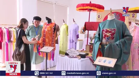 Phát huy giá trị di sản áo dài Huế