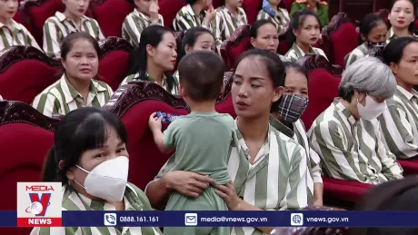Lễ công bố đặc xá tại Trại giam Phú sơn 4