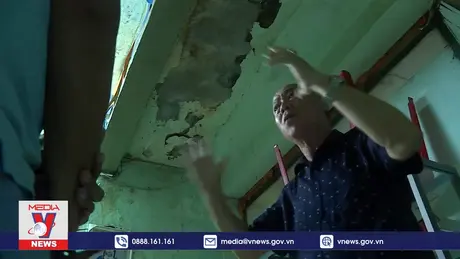 Hiểm nguy rình rập ở những khu nhà tập thể xuống cấp