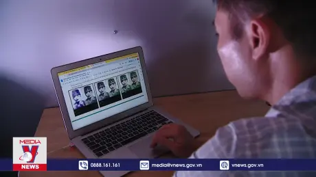 Phục dựng ảnh liệt sĩ trao tặng các gia đình có công