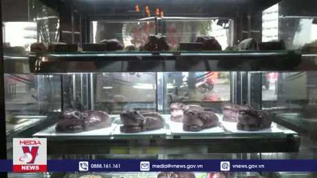 Cơn sốt kinh doanh từ hà mã “má hồng” Moo Deng