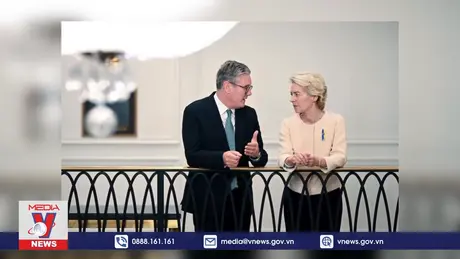 Anh hướng tới 