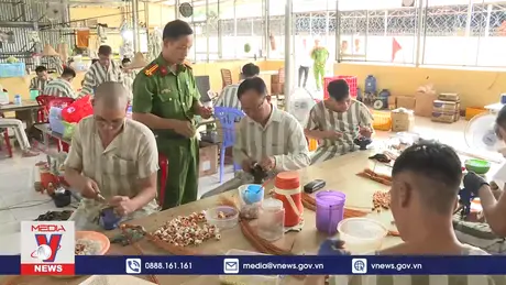 Niềm vui ngày trở về của những phạm nhân được đặc xá