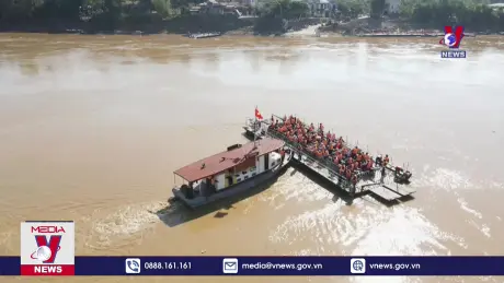 Phú Thọ dùng phà quân sự thay thế cầu phao Phong Châu