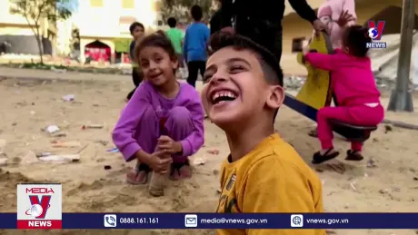 Khao khát nụ cười giữa xung đột