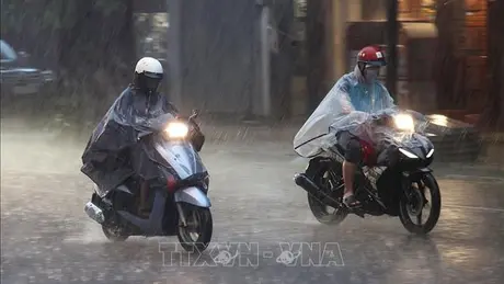 Thời tiết đêm 5/10: Trung Bộ, Tây Nguyên và Nam Bộ cục bộ có mưa to