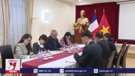 Trưởng ban Đối ngoại Trung ương Lê Hoài Trung tiếp Bí thư Trung ương phụ trách Đối ngoại Đảng Xã hội Pháp