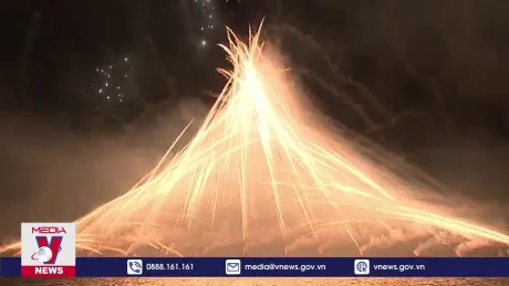 Pháo hoa rực rỡ trời đêm Seoul