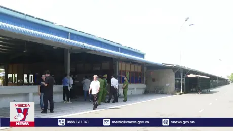 Hơn 2.000 lao động tạm ngừng việc sau vụ cháy tại xưởng sản xuất giày da