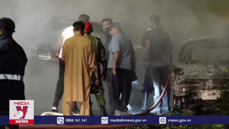 Nổ gần sân bay Karachi của Pakistan