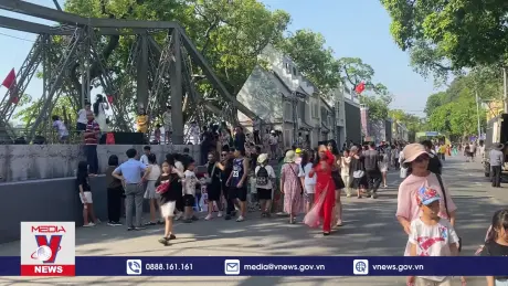 Chiêm ngưỡng một Hà Nội xưa trong lòng phố đi bộ