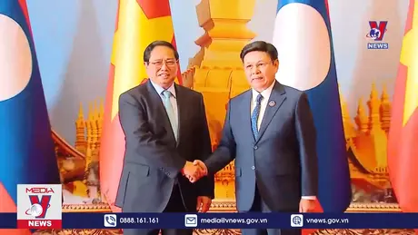 Thủ tướng hội kiến Chủ tịch Quốc hội Lào