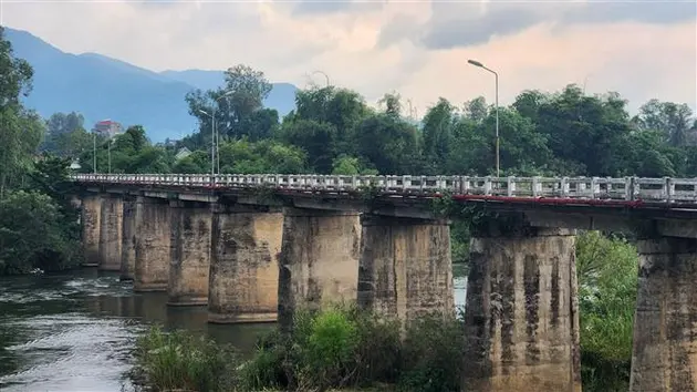 Nỗi lo sập cầu ám ảnh người dân Định Bình