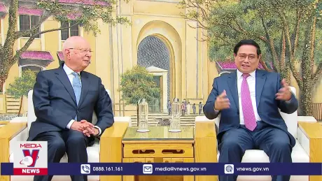 Thủ tướng tiếp Chủ tịch Diễn đàn Kinh tế Thế giới