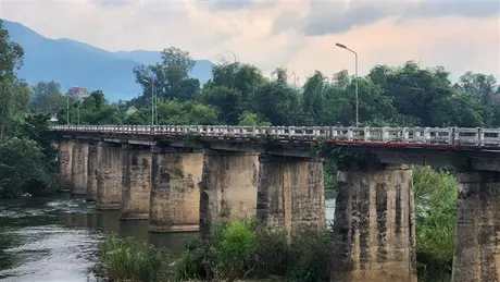 Nỗi lo sập cầu ám ảnh người dân Định Bình