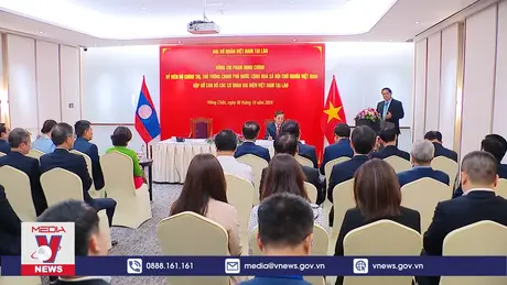 Thủ tướng làm việc với các cơ quan đại diện Việt Nam tại Lào