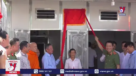 Bộ Công an bàn giao 1.300 căn nhà cho hộ nghèo, cận nghèo ở Trà Vinh