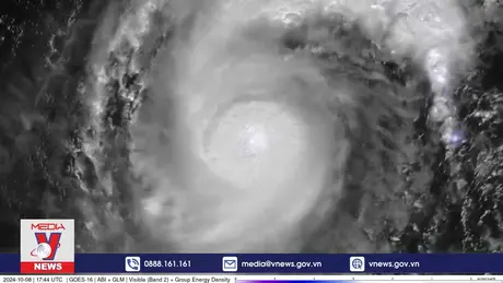 Siêu bão Milton tăng cấp thần tốc
