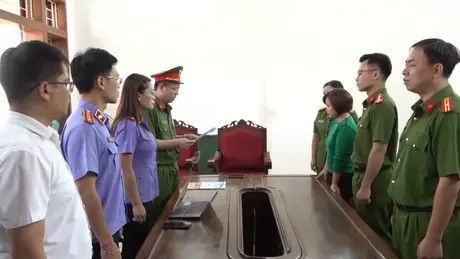 Bị cáo buộc làm giả con dấu, giám đốc đối mặt với án tù